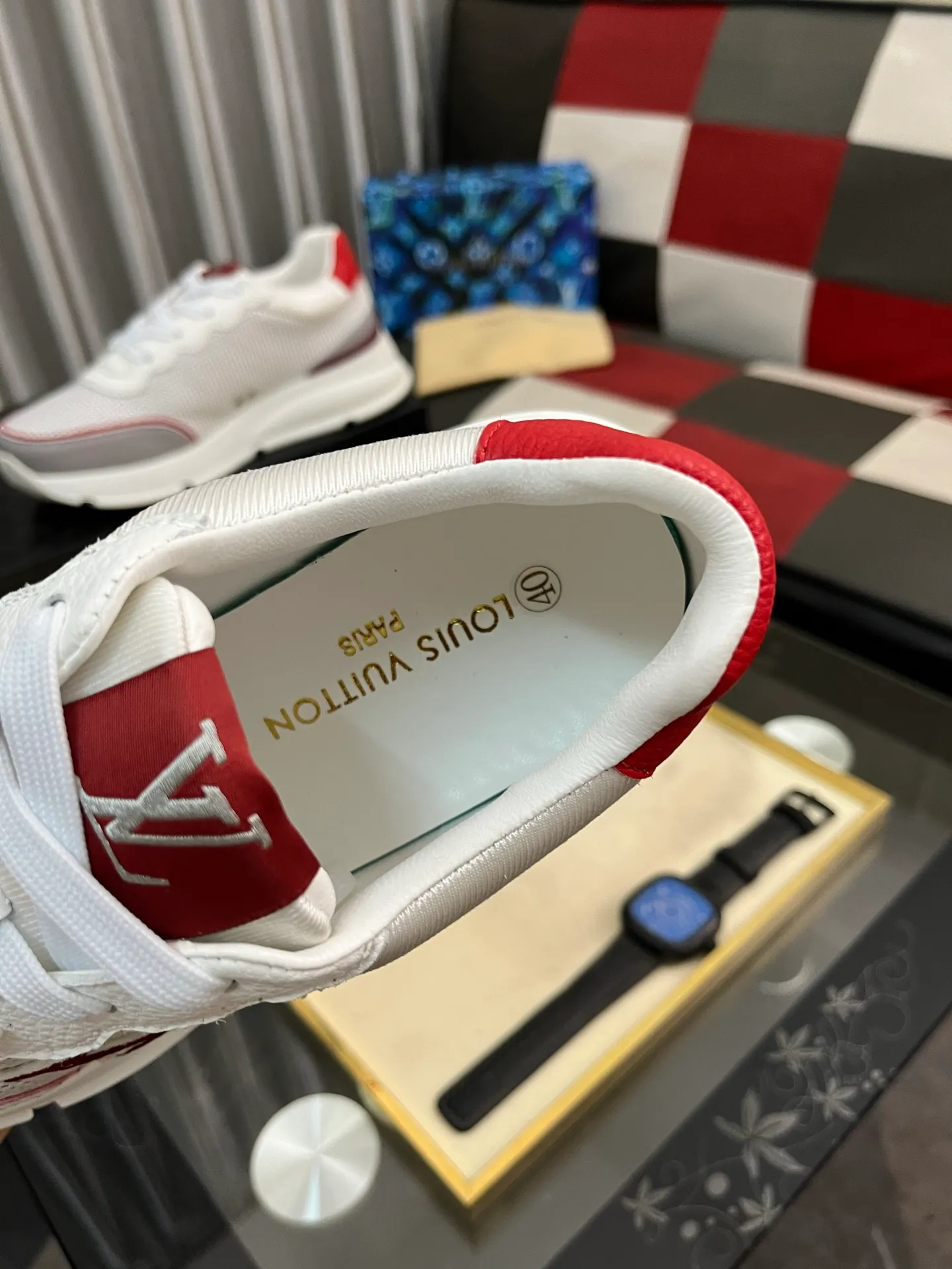 Men's shoes 💰440⌚️⌚️【LOUlS VUlTTON】Louis Vuitton ~ unique and casual style. LV counter purchasing 🏃casual shoes😍😍 are on sale at the men's counter at the same time. Italian imported brands select top-layer Italian cowhide. 🐑Sheepskin lining (refuses to discolor and rub feet) Sole: Original sole specially provided by the original factory 🎬Better in kind Code number: 38-446⃣️Color selection